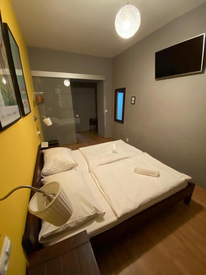 Central Studios Прага Экстерьер фото
