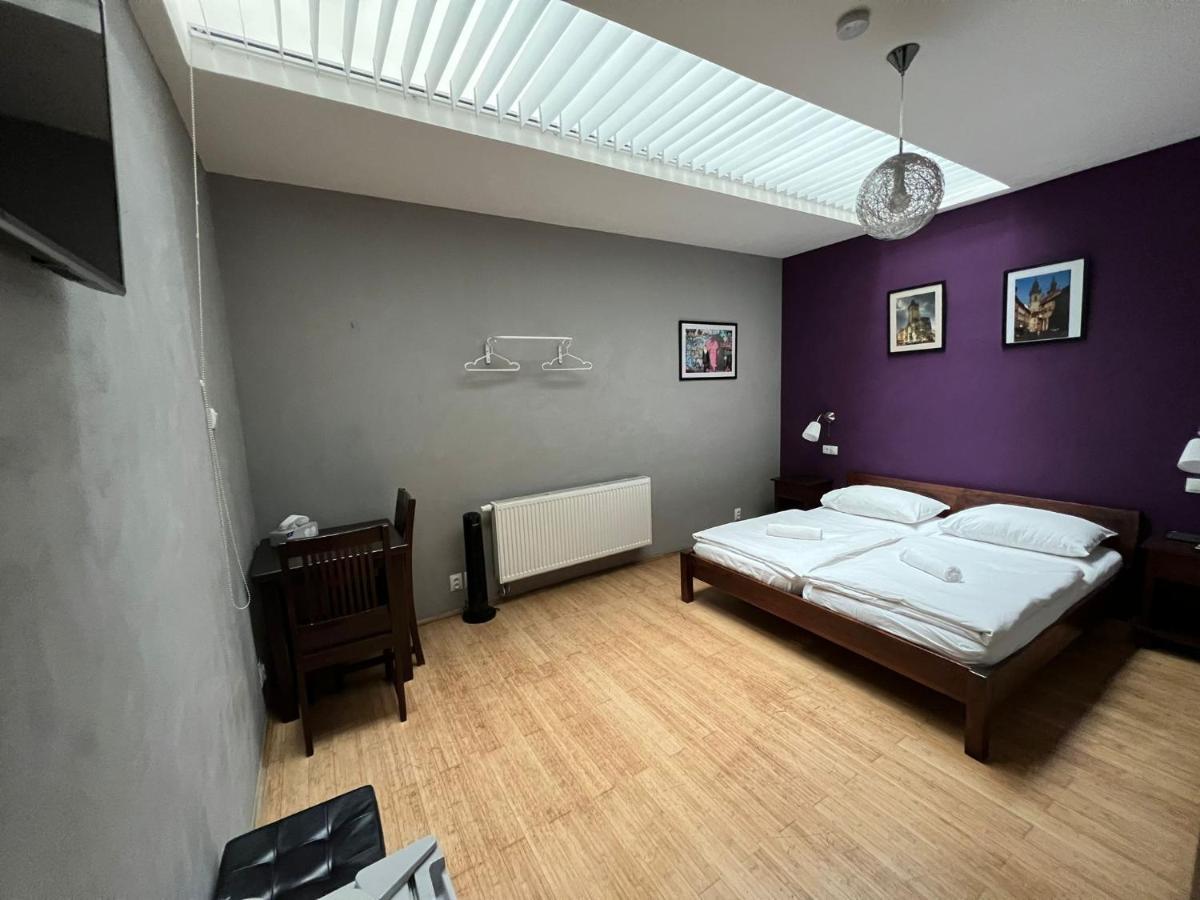 Central Studios Прага Экстерьер фото
