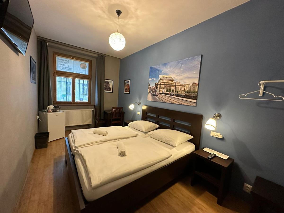 Central Studios Прага Экстерьер фото
