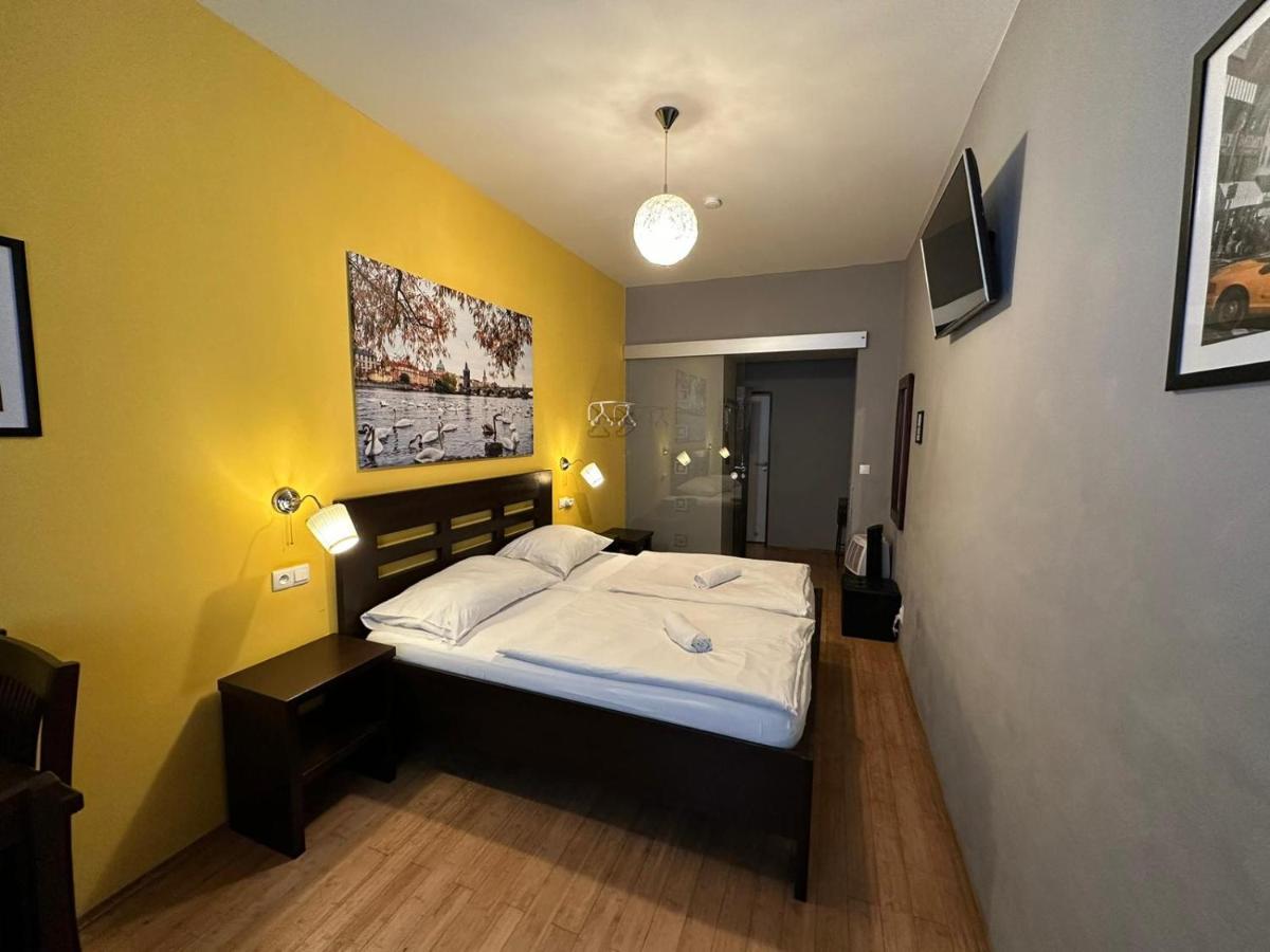 Central Studios Прага Экстерьер фото