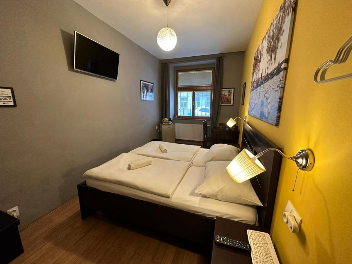 Central Studios Прага Экстерьер фото