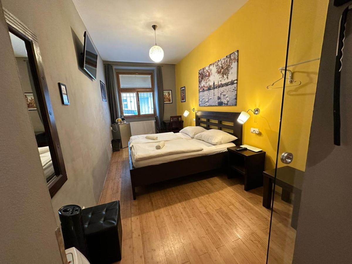 Central Studios Прага Экстерьер фото