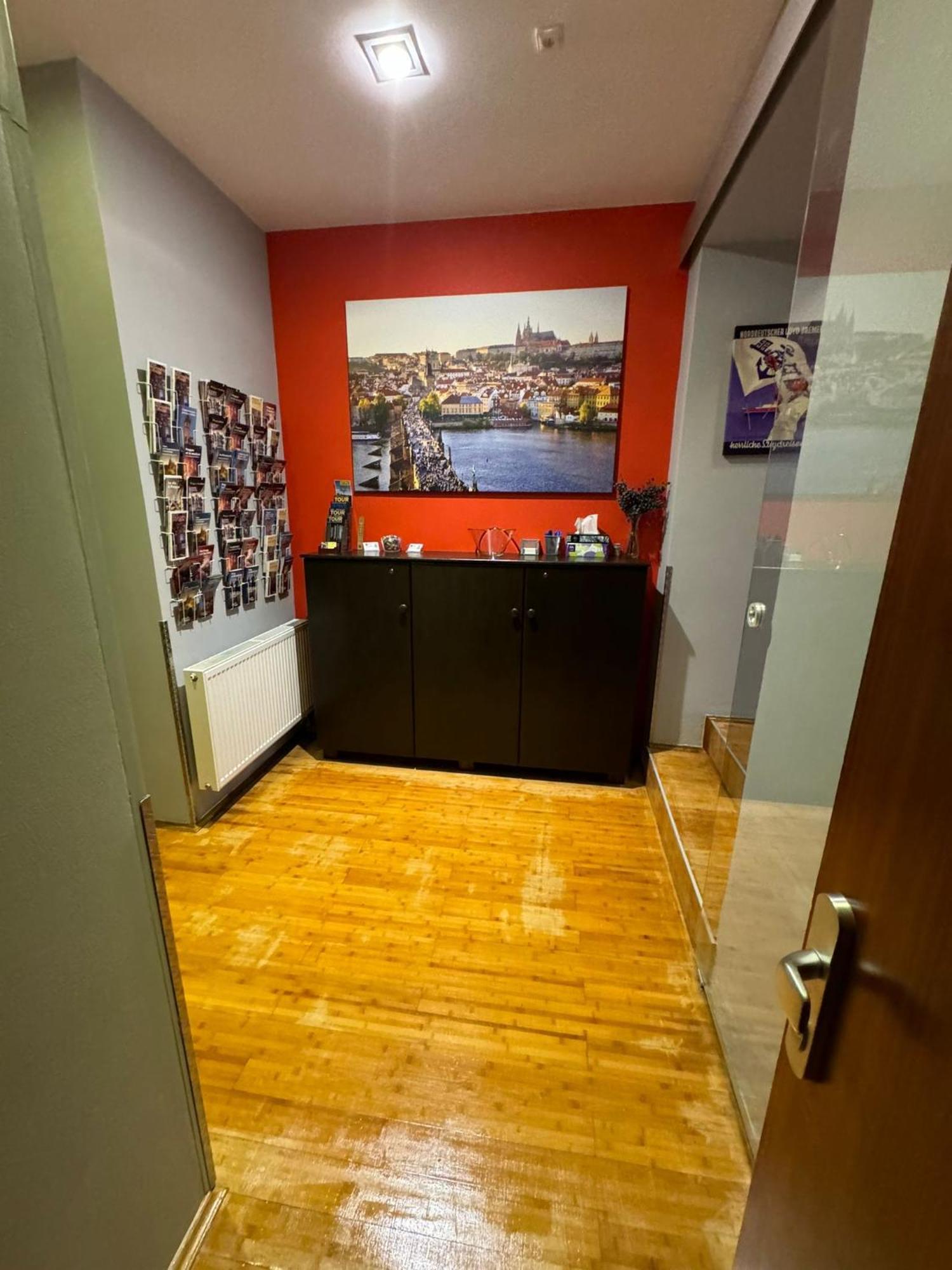 Central Studios Прага Экстерьер фото